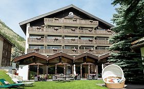 Le Mirabeau Resort & Spa
